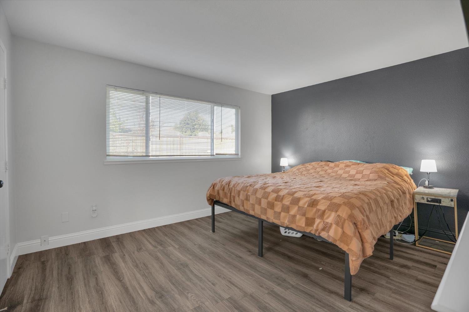 1323 ghia, Manteca, CA 95337