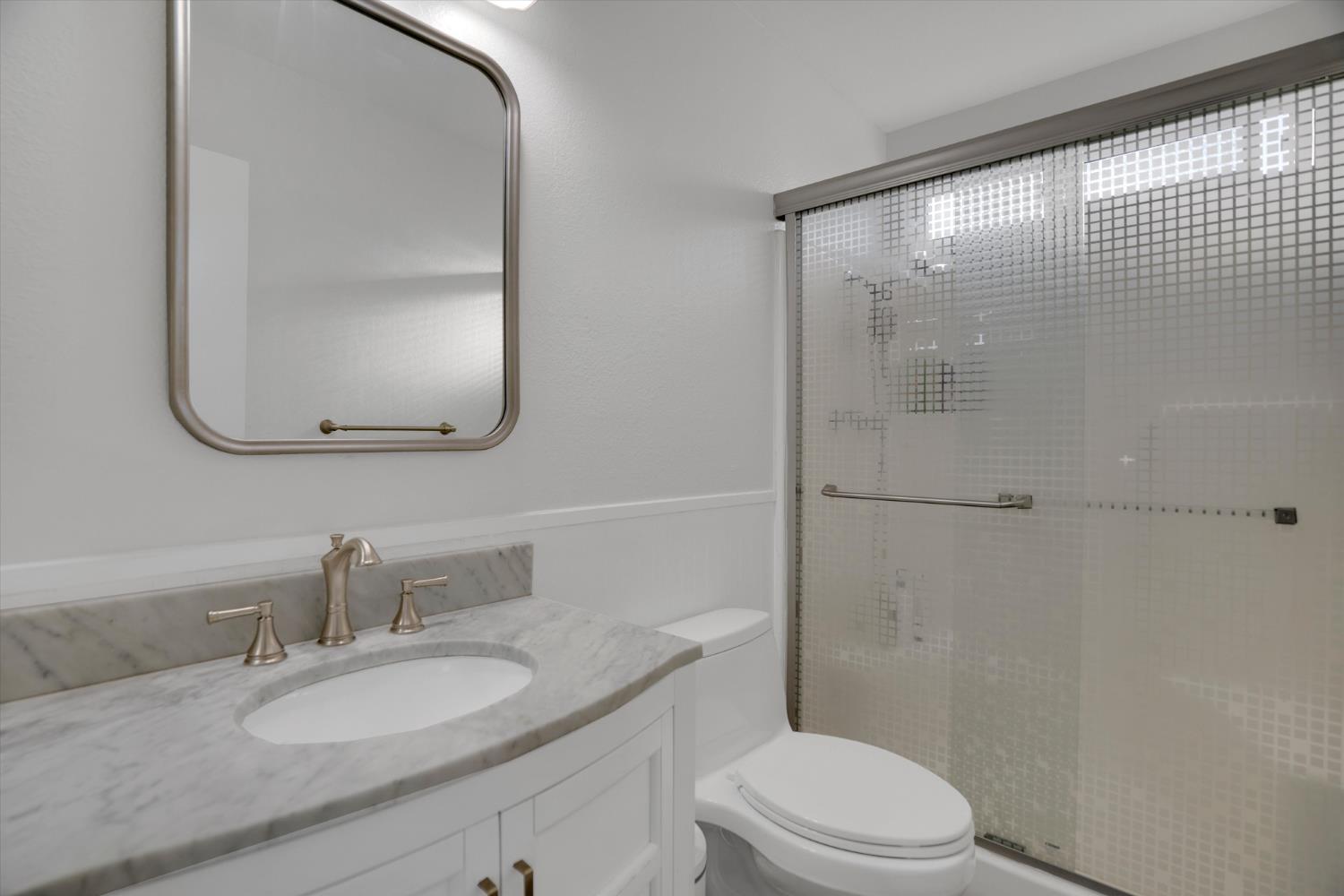 1323 ghia, Manteca, CA 95337