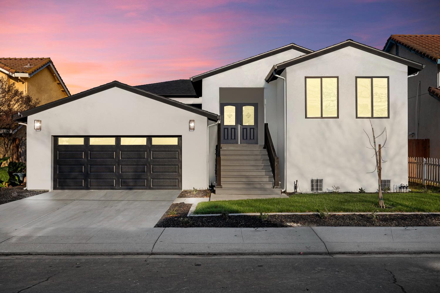 1121 Crater Ave, Modesto, CA 95351