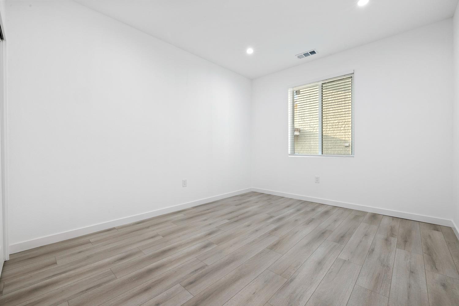 1121 Crater Ave, Modesto, CA 95351