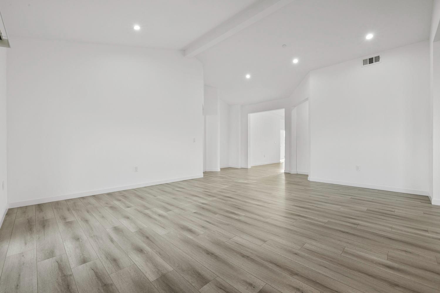 1121 Crater Ave, Modesto, CA 95351