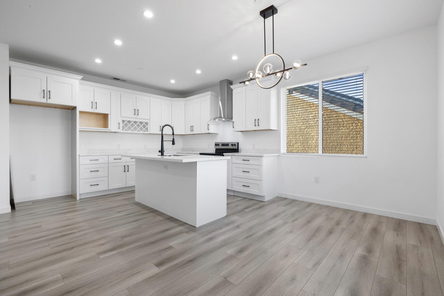 1121 Crater Ave, Modesto, CA 95351