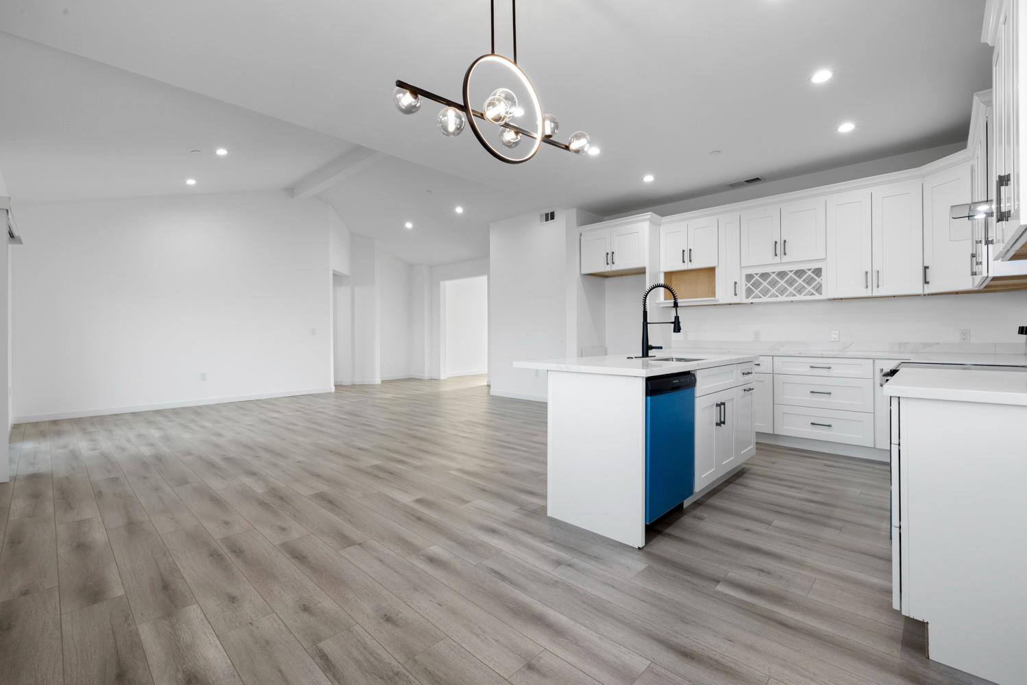 1121 Crater Ave, Modesto, CA 95351