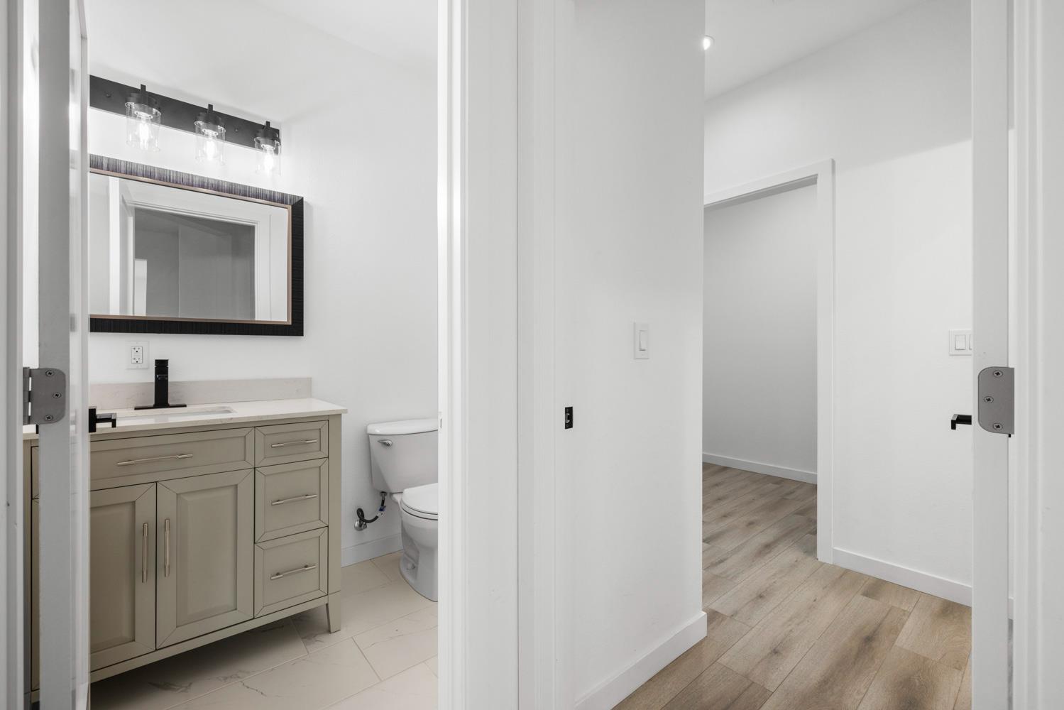 1121 Crater Ave, Modesto, CA 95351