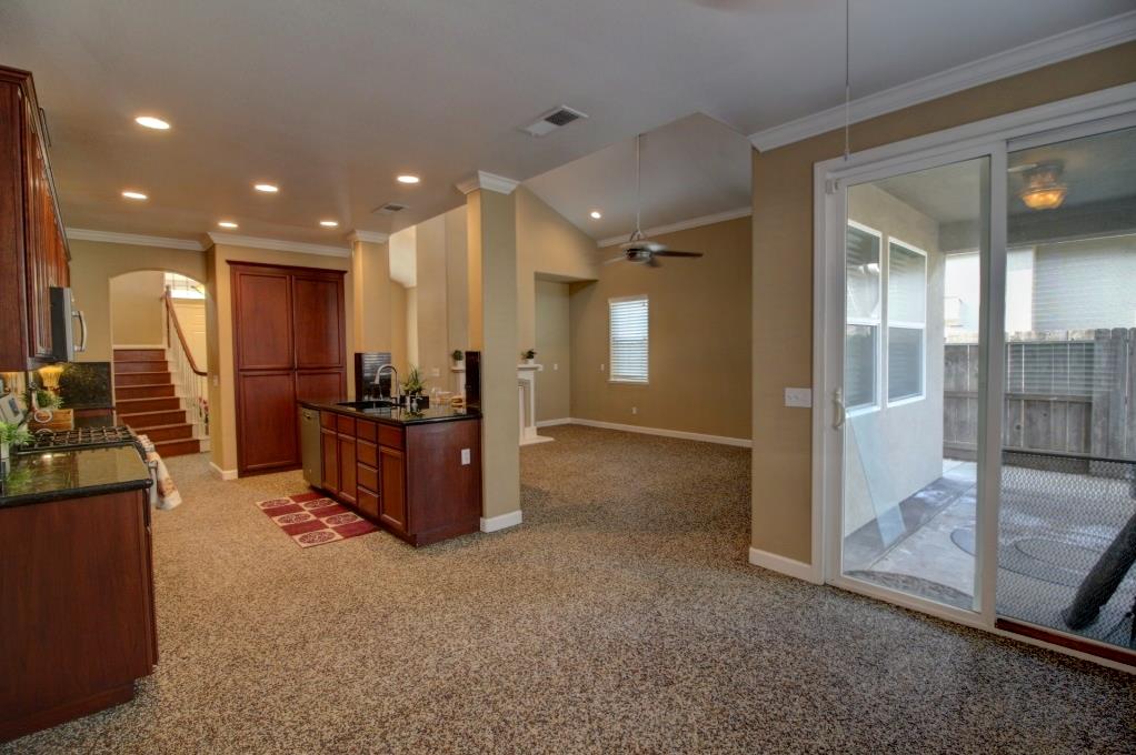 2865 Sierra Gold Ct, Riverbank, CA 95367