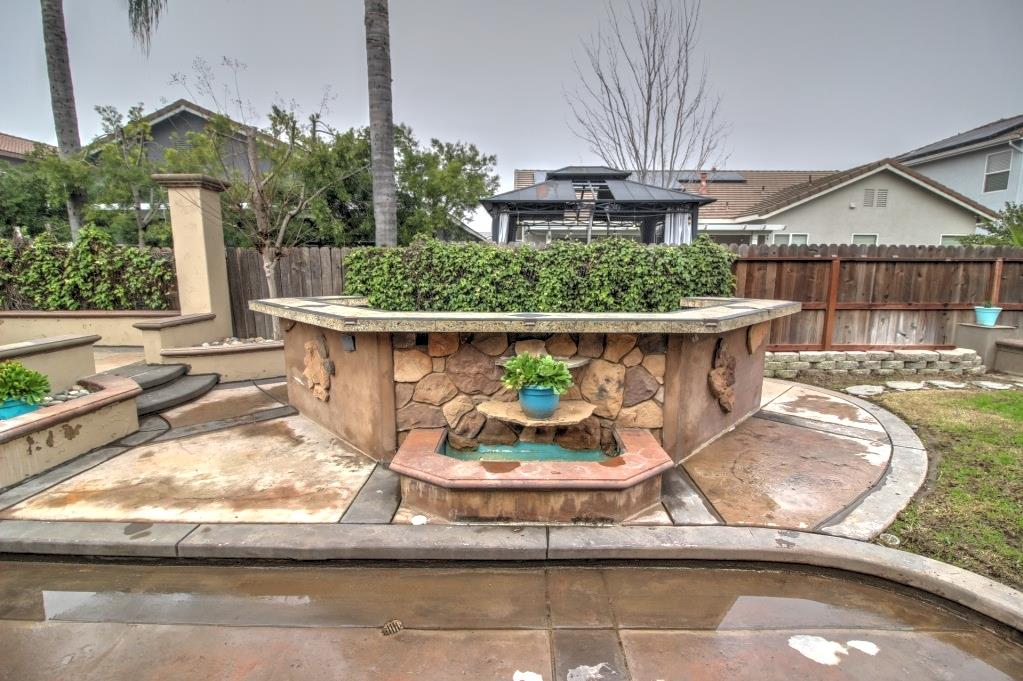 2865 Sierra Gold Ct, Riverbank, CA 95367