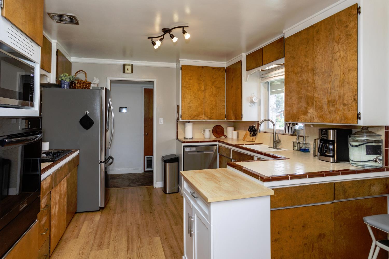 2001 Enslen Ave, Modesto, CA 95350