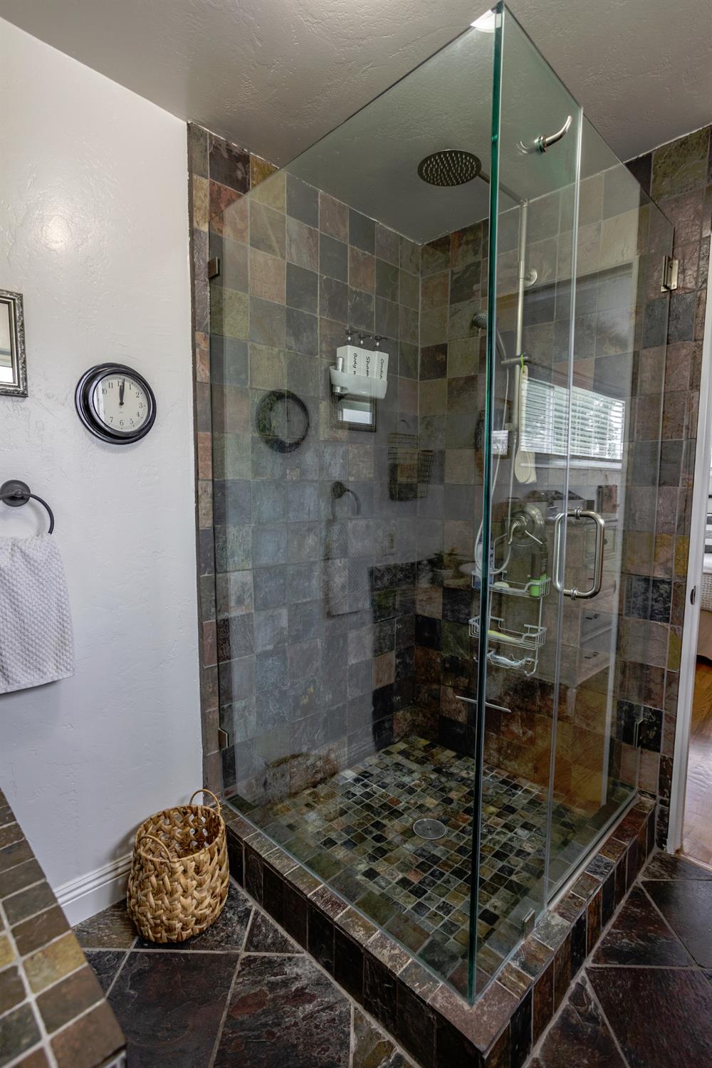 2001 Enslen Ave, Modesto, CA 95350