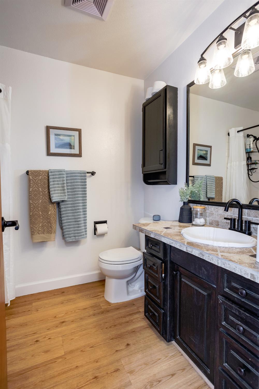 2001 Enslen Ave, Modesto, CA 95350