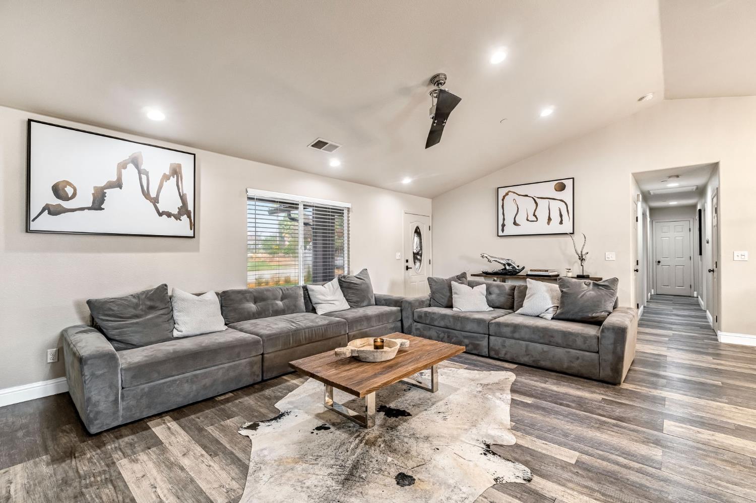 25802 El Monte Way, Madera, CA 93638