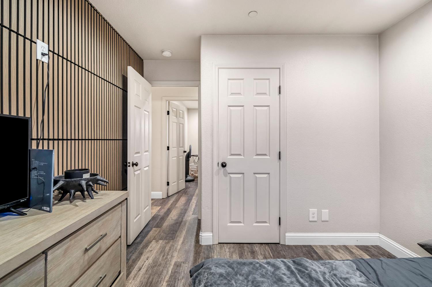 25802 El Monte Way, Madera, CA 93638