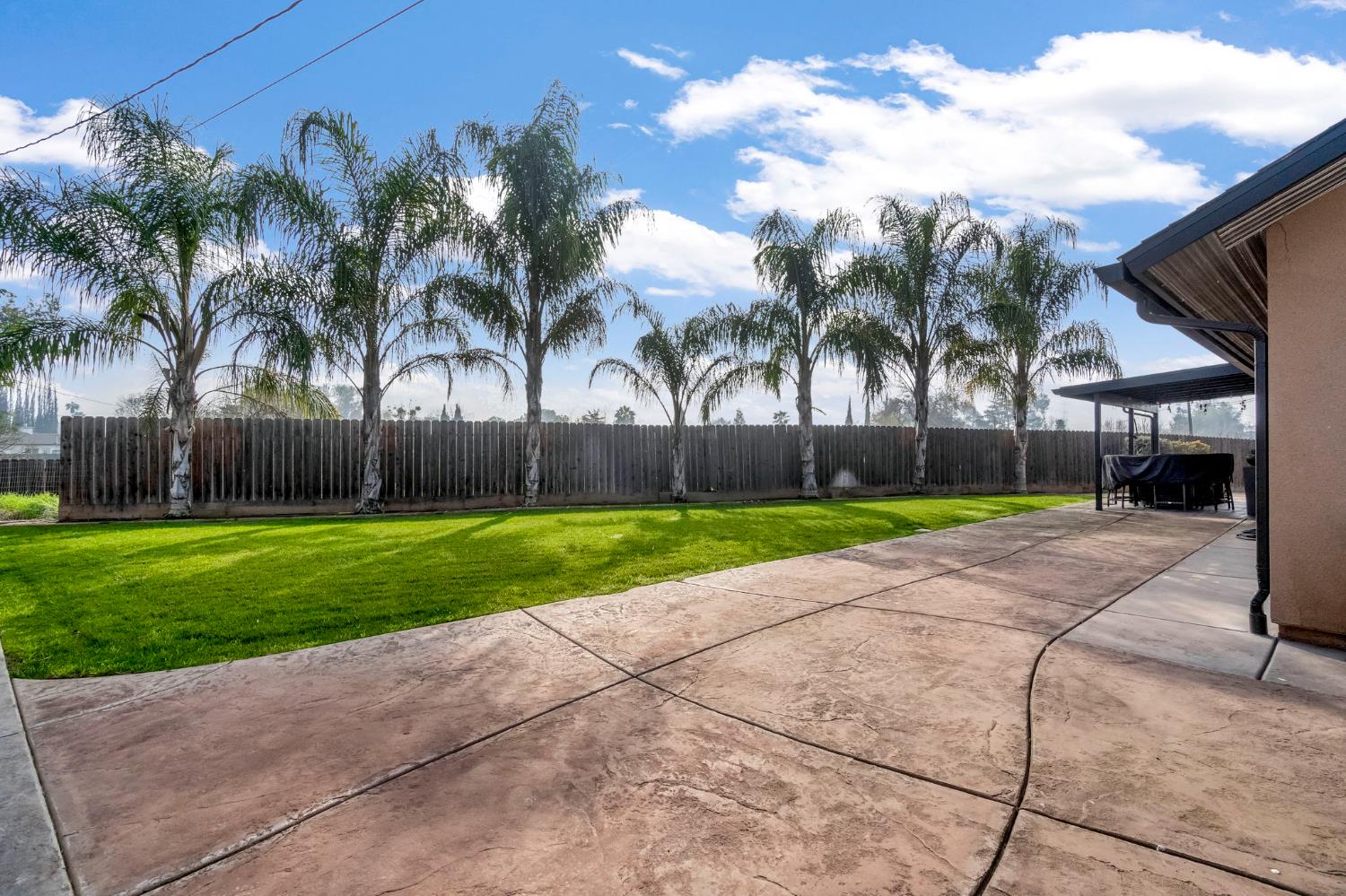 25802 El Monte Way, Madera, CA 93638