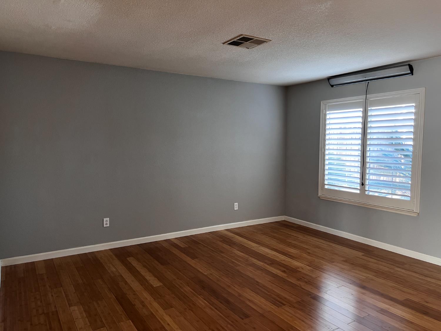 4309 Hazelnut Dr, Modesto, CA 95356