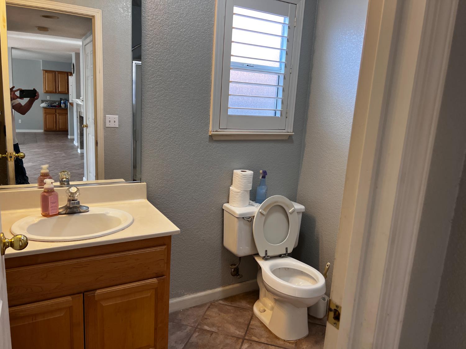 4309 Hazelnut Dr, Modesto, CA 95356