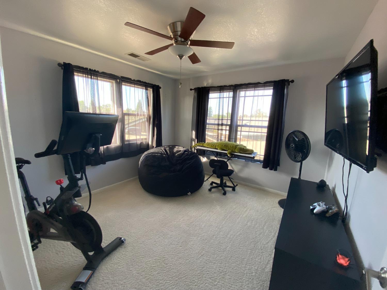 743 Bradley Pl, Manteca, CA 95337