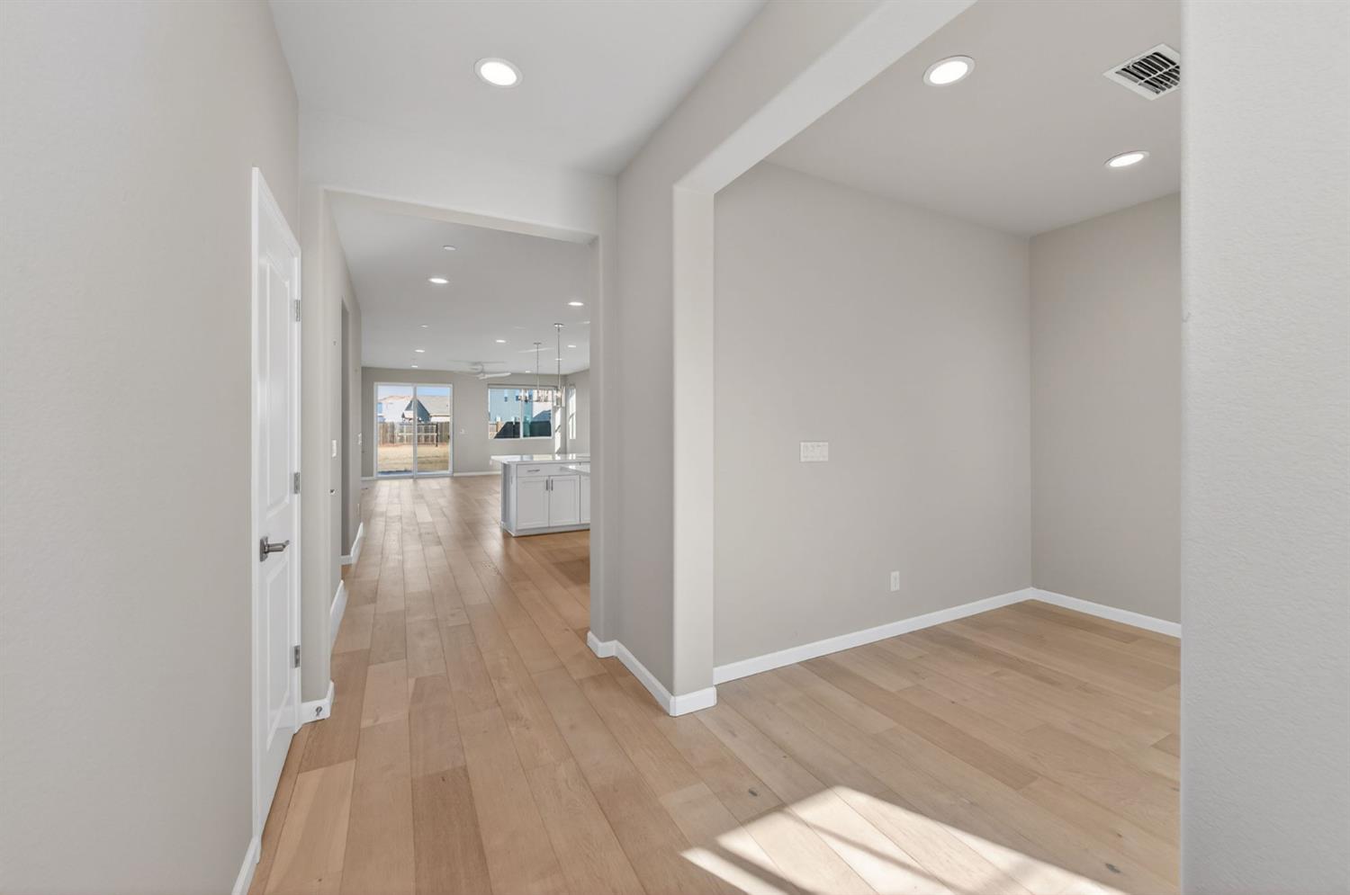 2431 Creekview Dr, Merced, CA 95340