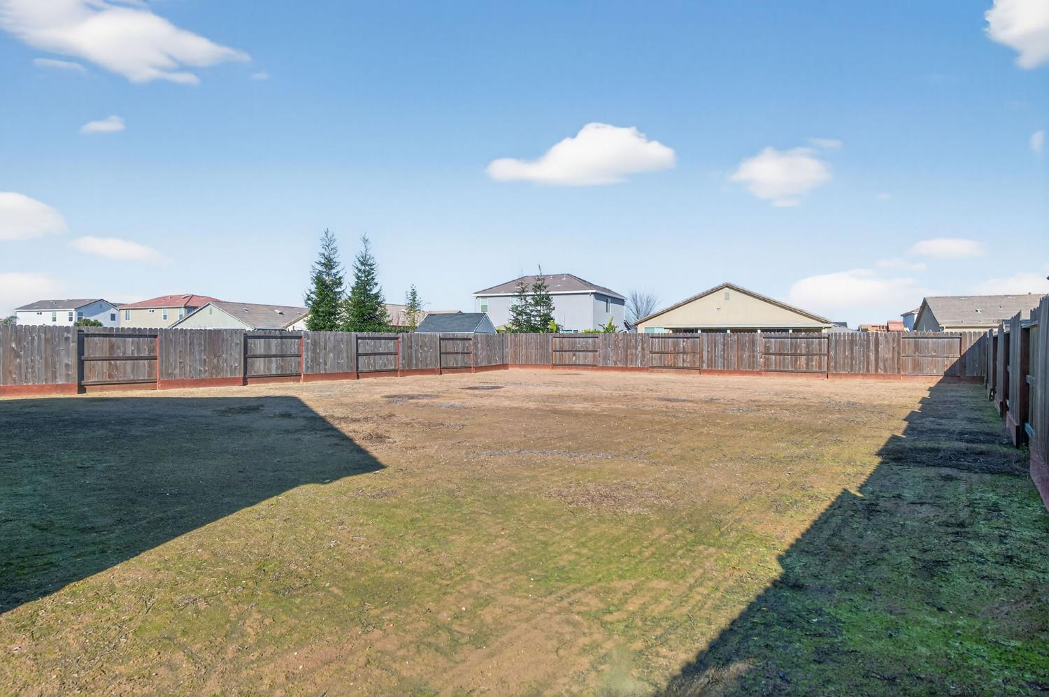 2431 Creekview Dr, Merced, CA 95340