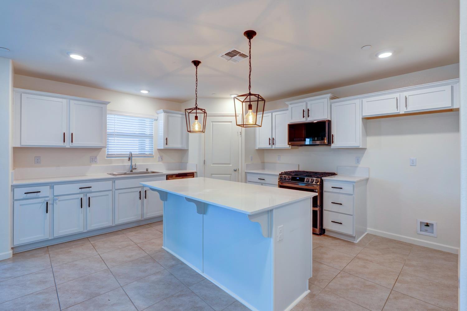 753 Heitz Way, Merced, CA 95348