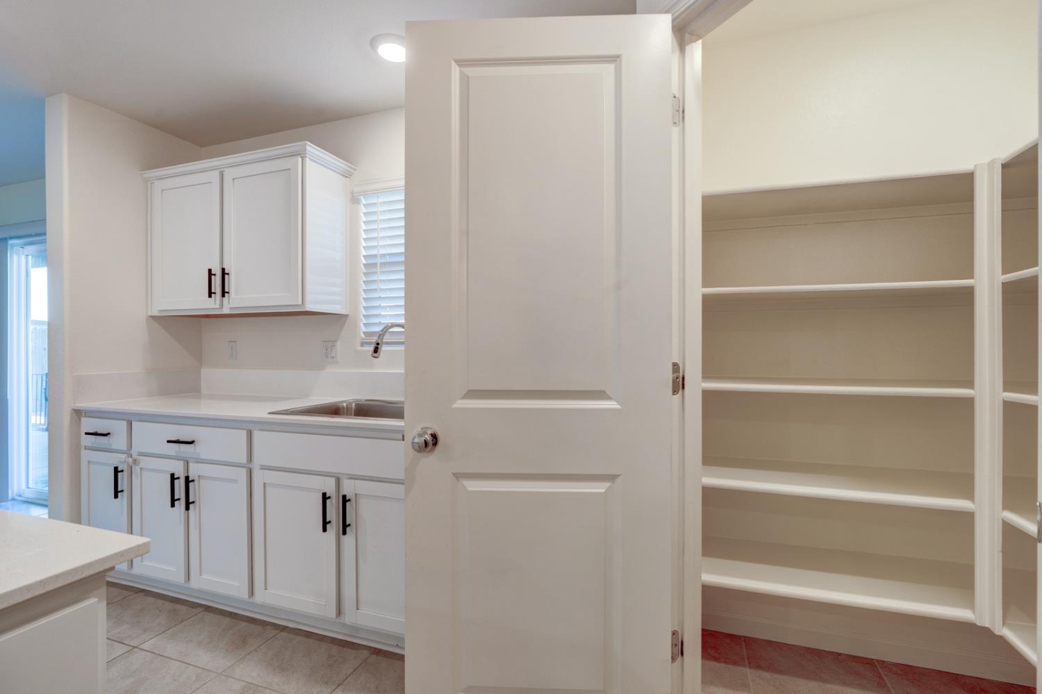 753 Heitz Way, Merced, CA 95348