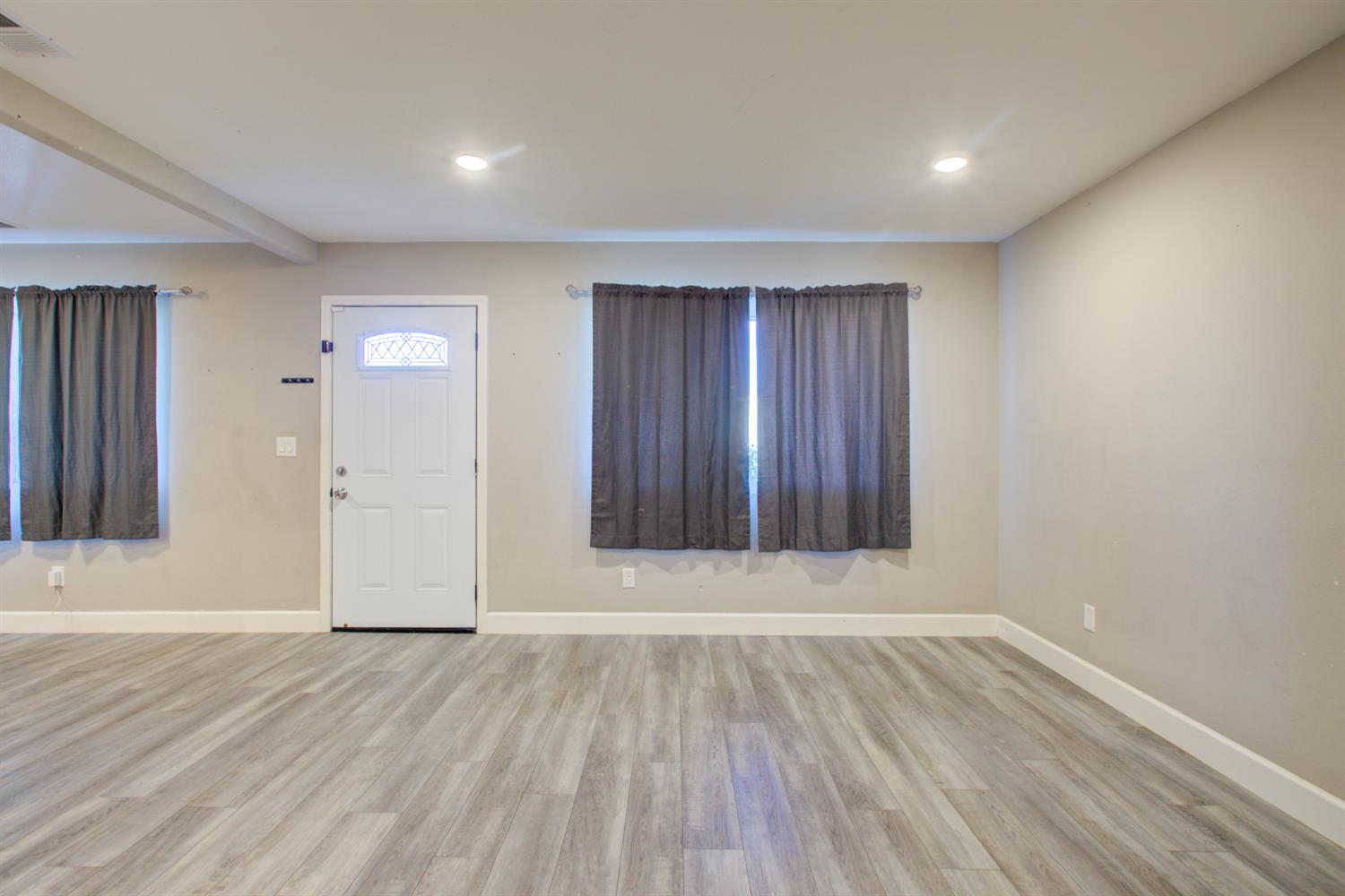 8822 Globe Ave, Dos Palos, CA 93620