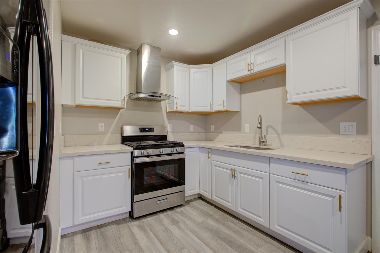 8822 Globe Ave, Dos Palos, CA 93620