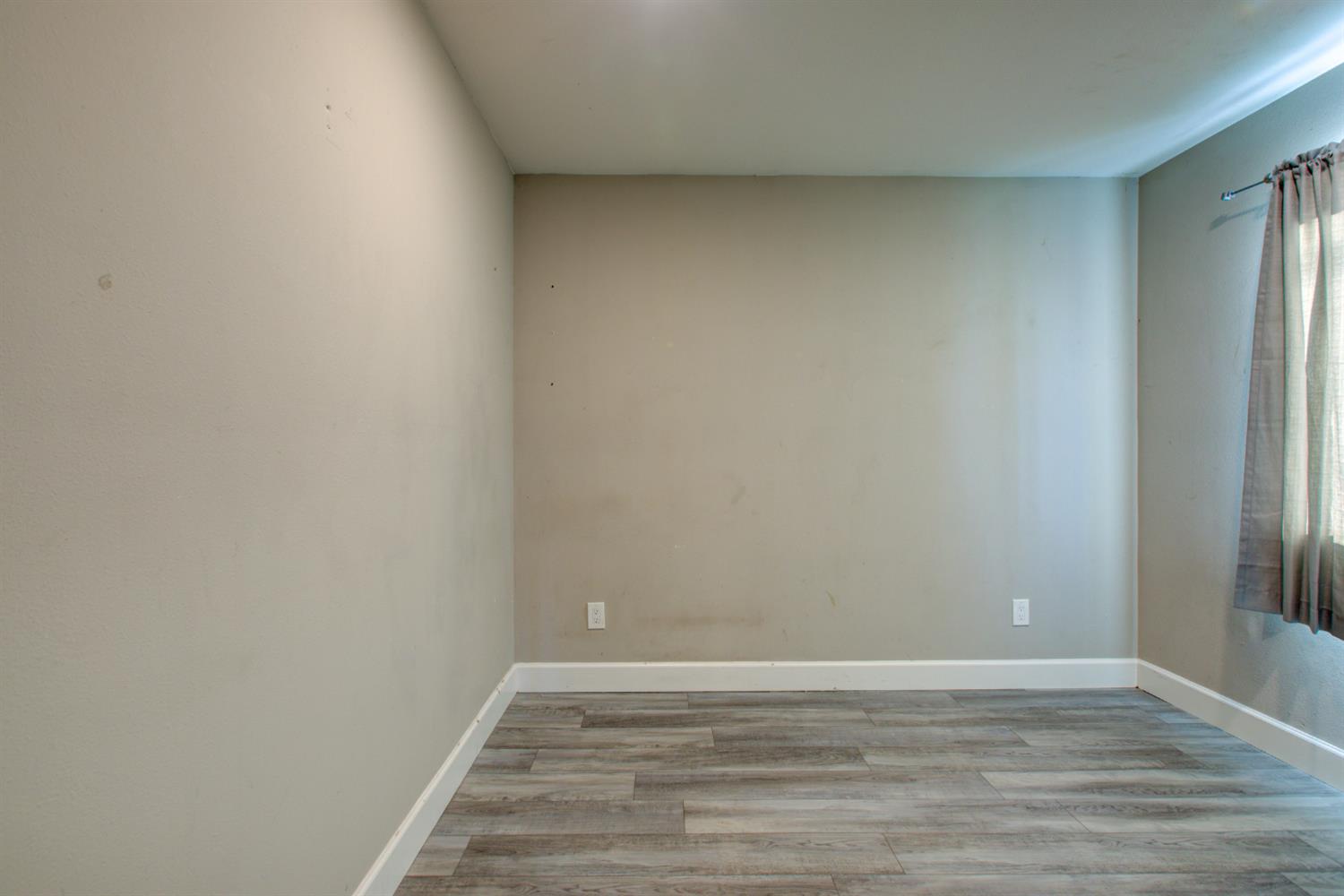 8822 Globe Ave, Dos Palos, CA 93620