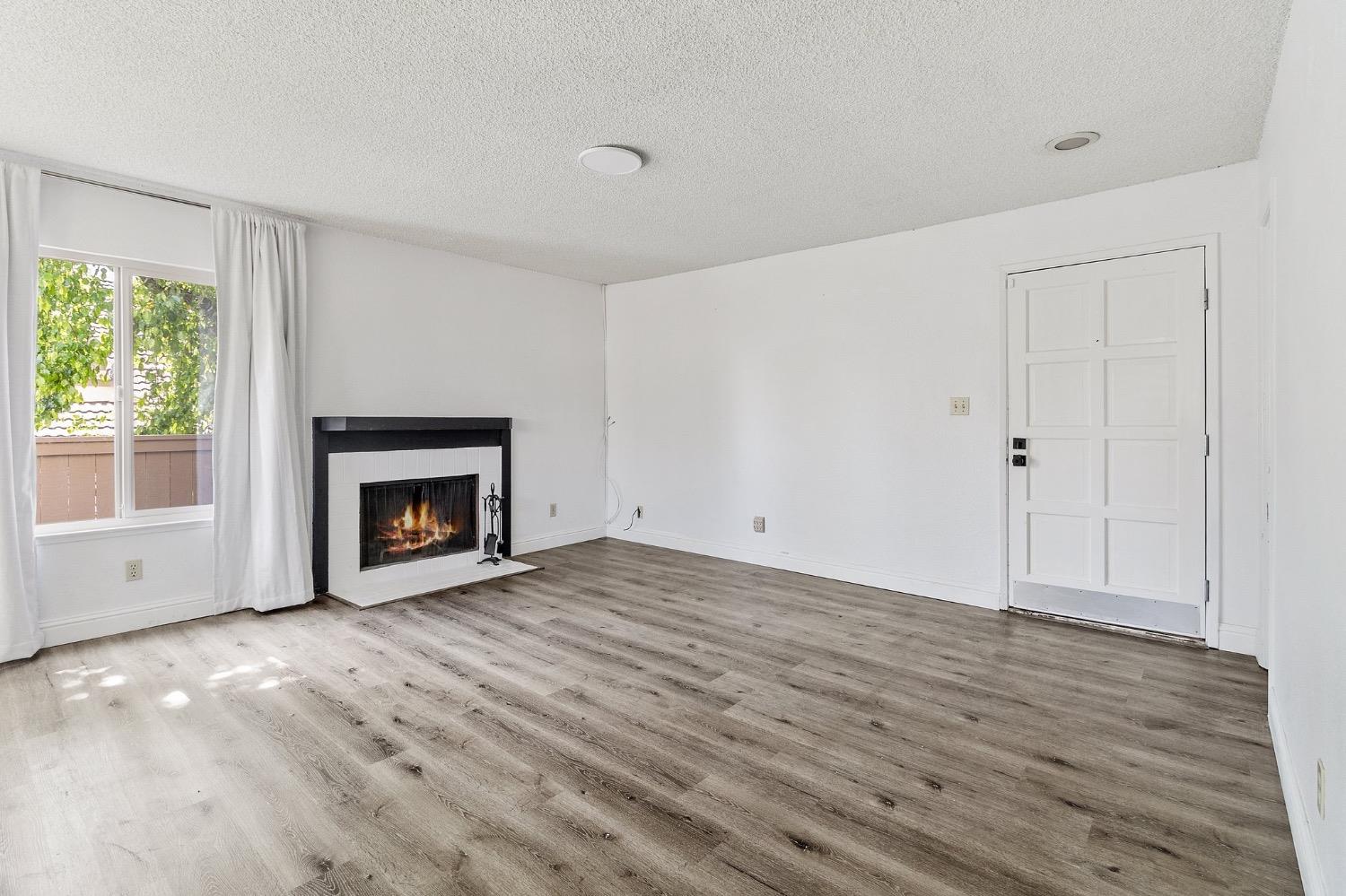 3701 Colonial Dr #164, Modesto, CA 95356