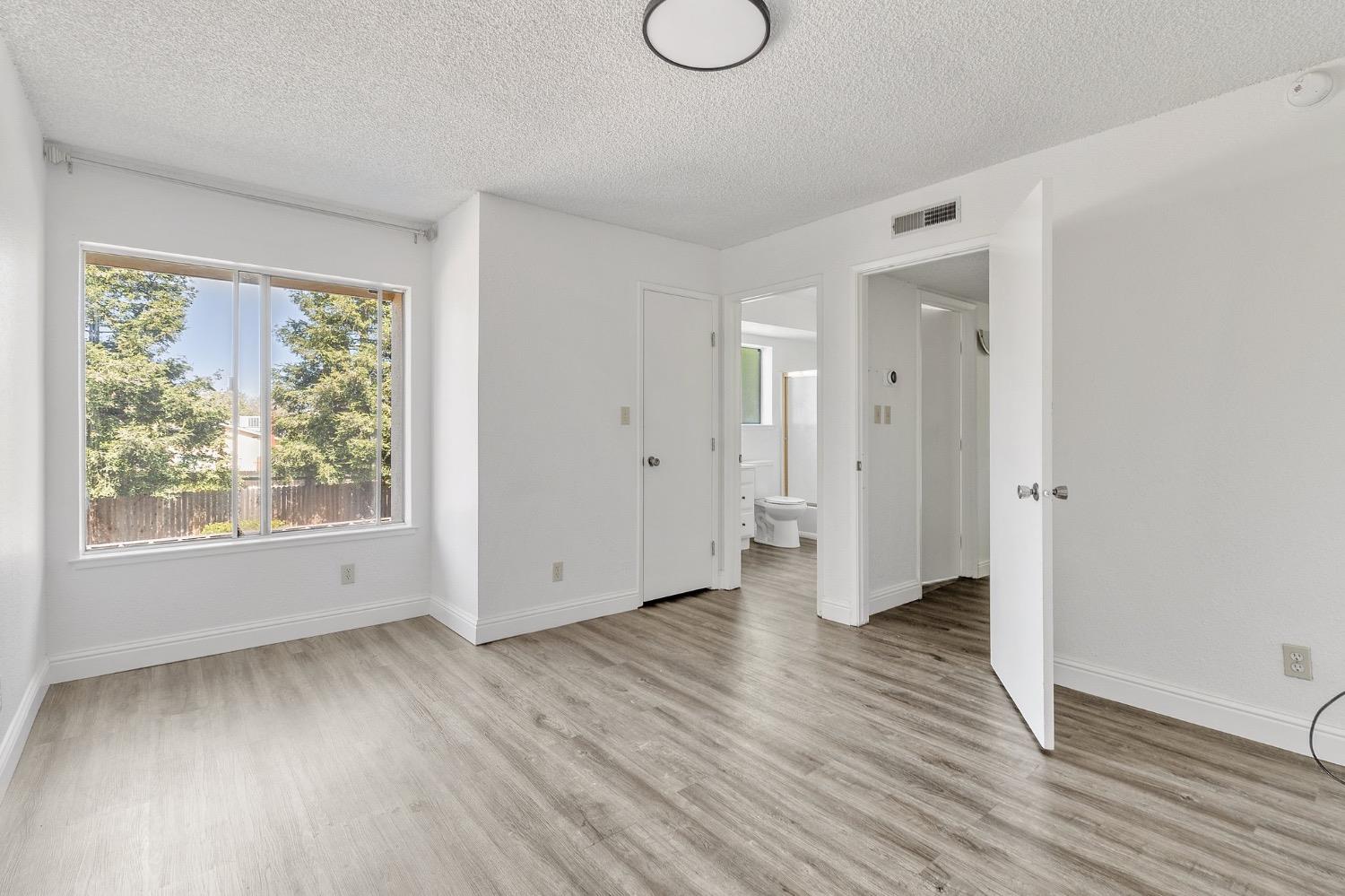 3701 Colonial Dr #164, Modesto, CA 95356