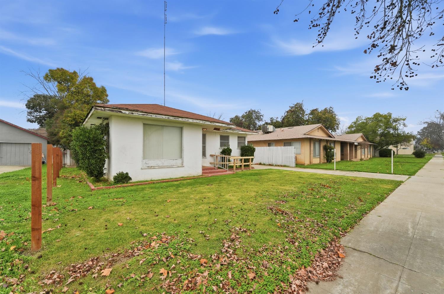 1127 W 19th St, Merced, CA 95340