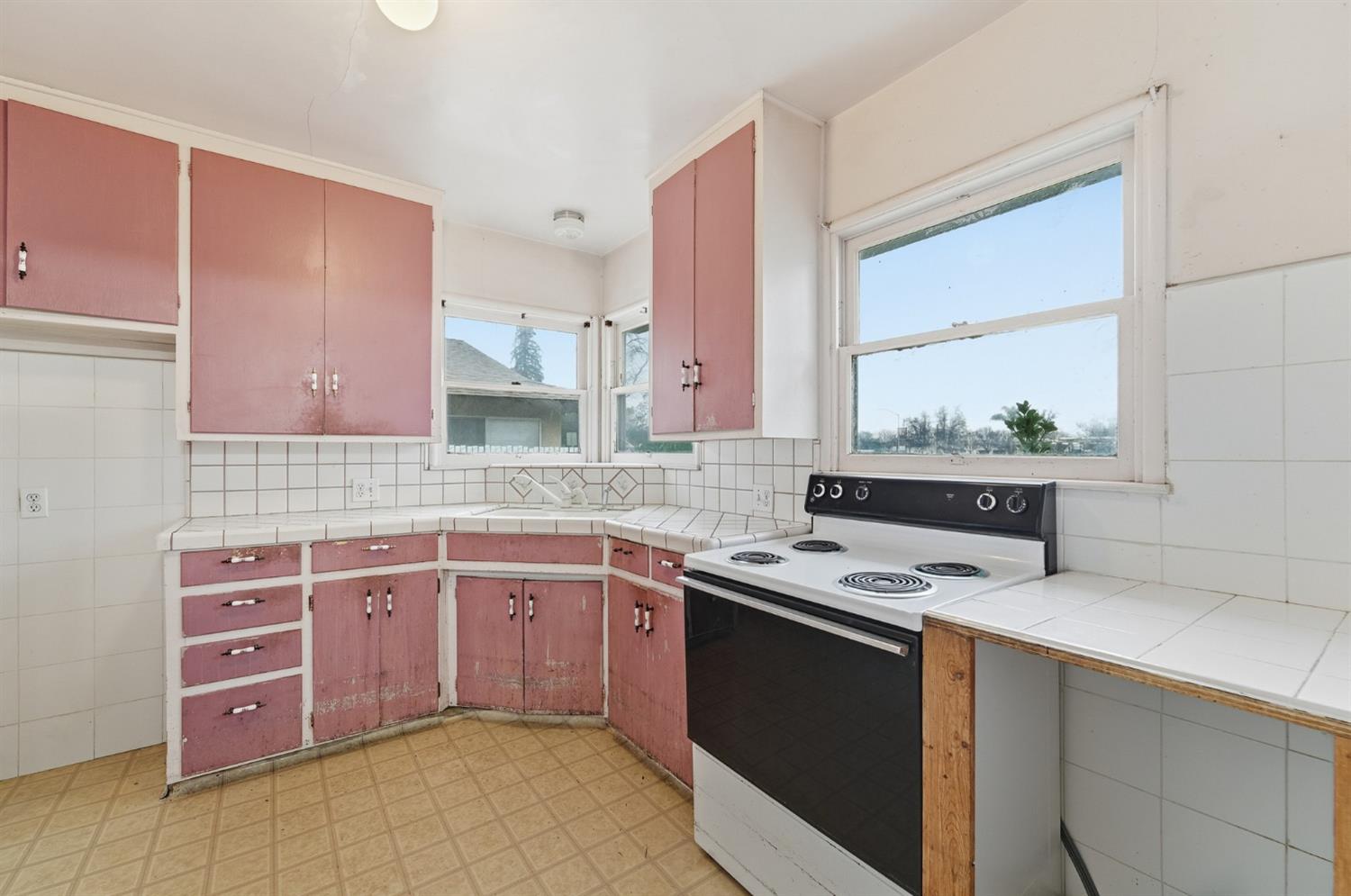 1127 W 19th St, Merced, CA 95340