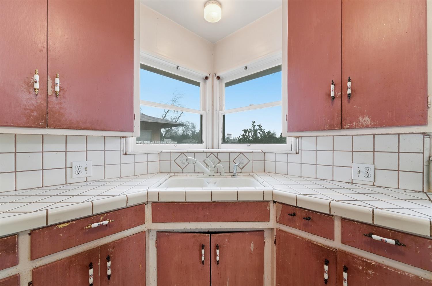 1127 W 19th St, Merced, CA 95340