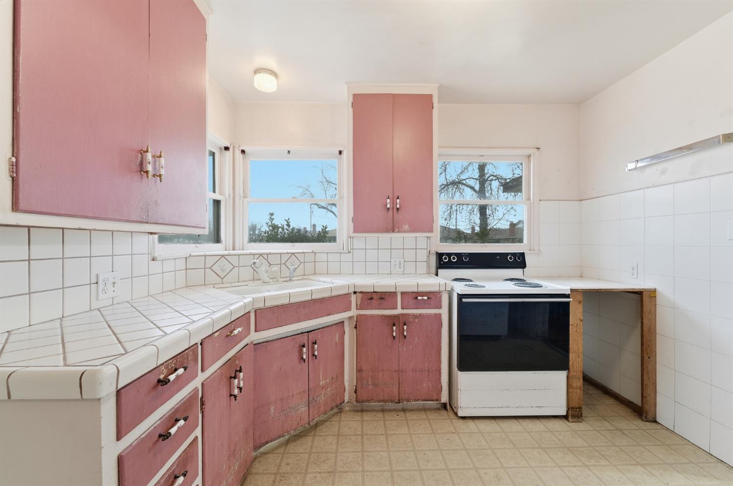 1127 W 19th St, Merced, CA 95340