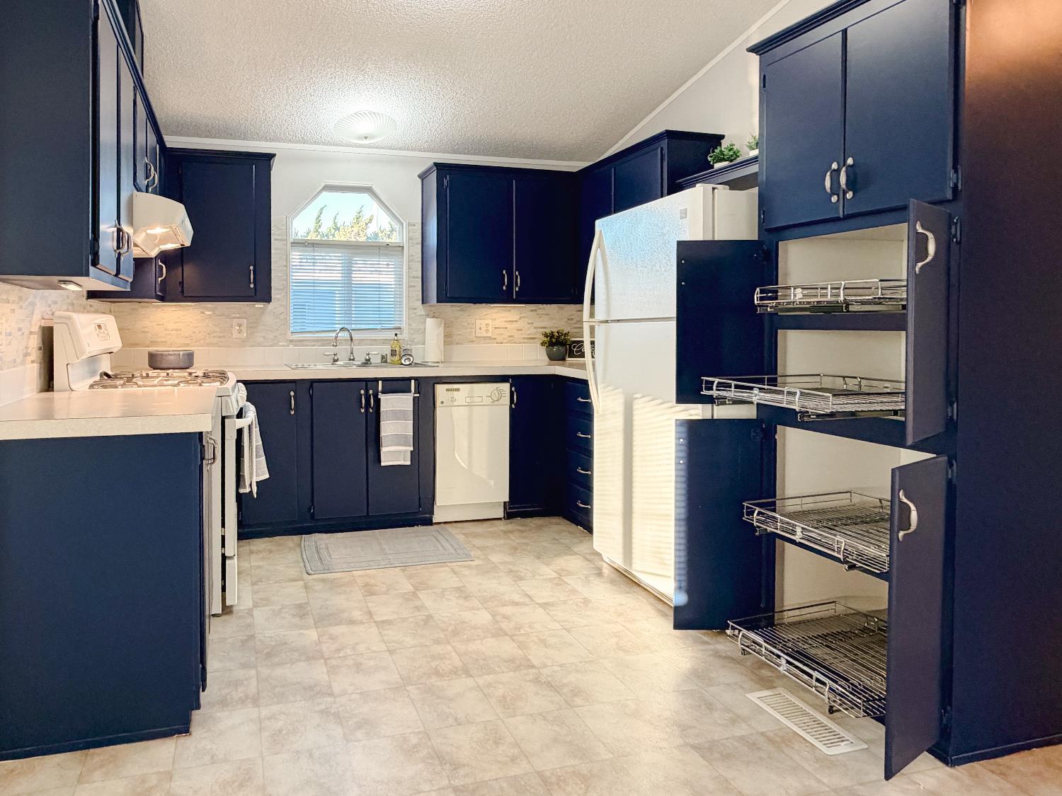 1830 E Yosemite #8, Manteca, CA 95336