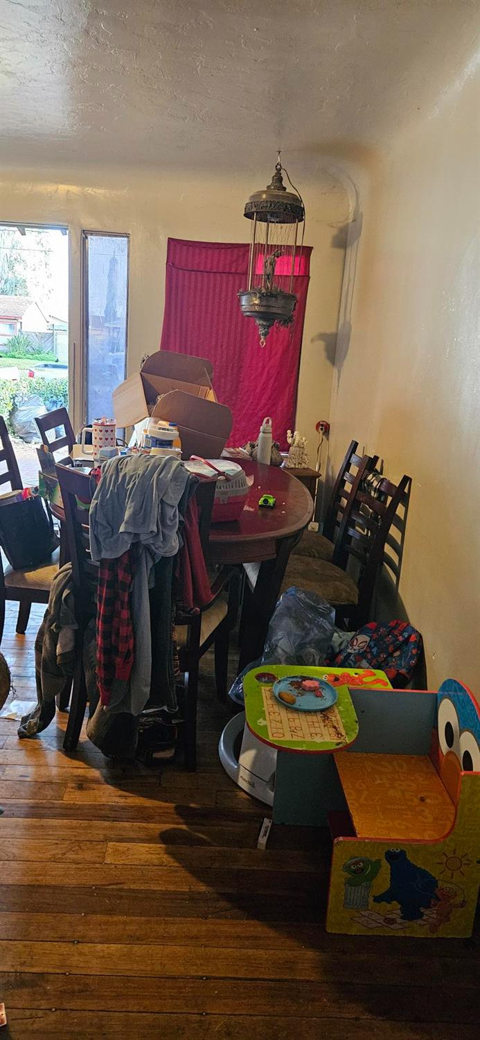 832 W 9th St, Merced, CA 95341