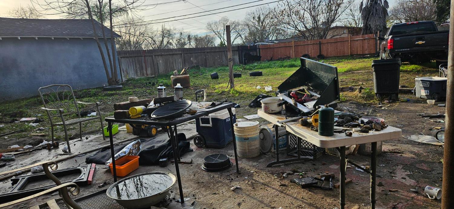 832 W 9th St, Merced, CA 95341