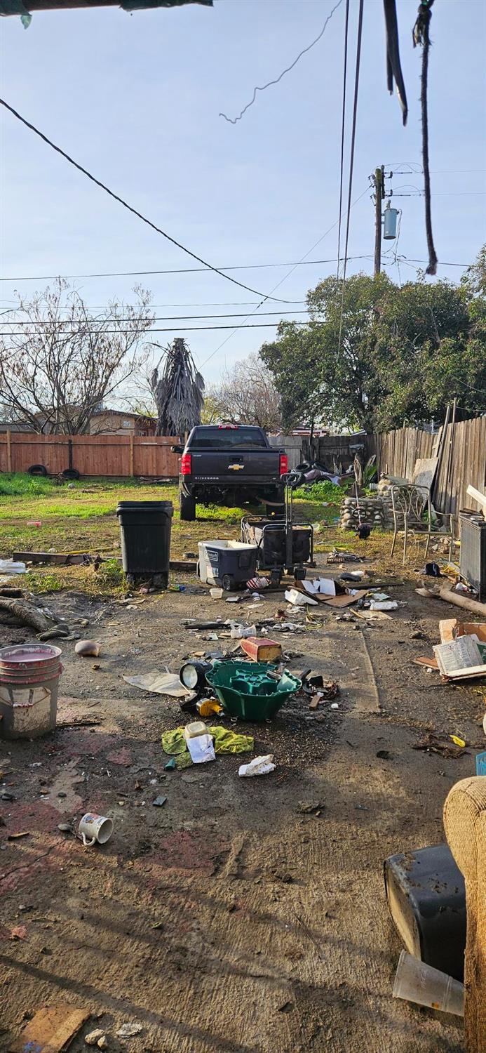 832 W 9th St, Merced, CA 95341