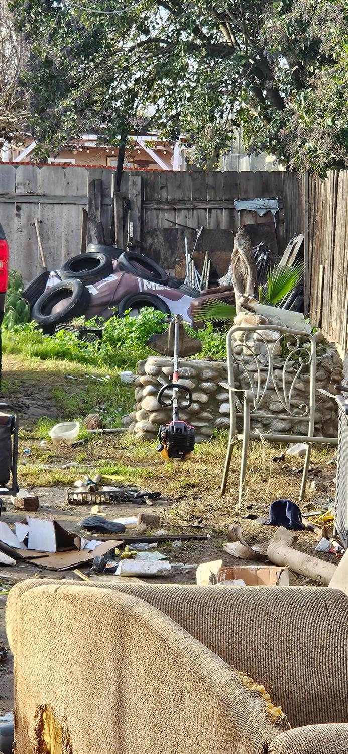 832 W 9th St, Merced, CA 95341