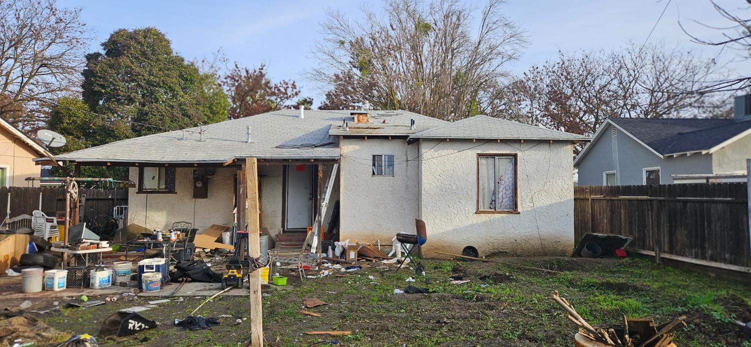 832 W 9th St, Merced, CA 95341