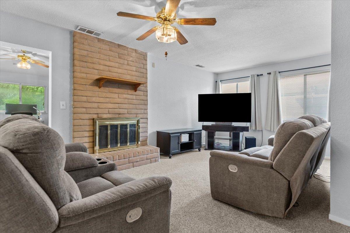 1432 Driftwood Way, Manteca, CA 95337