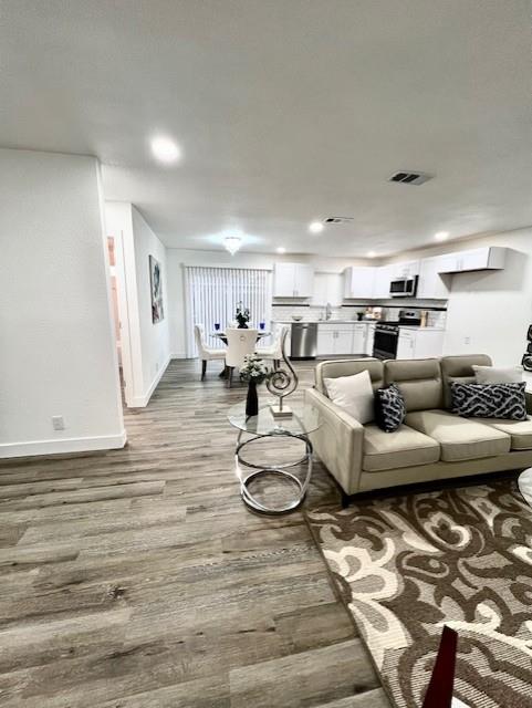 1233 Amy Dr, Newman, CA 95360