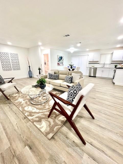 1233 Amy Dr, Newman, CA 95360