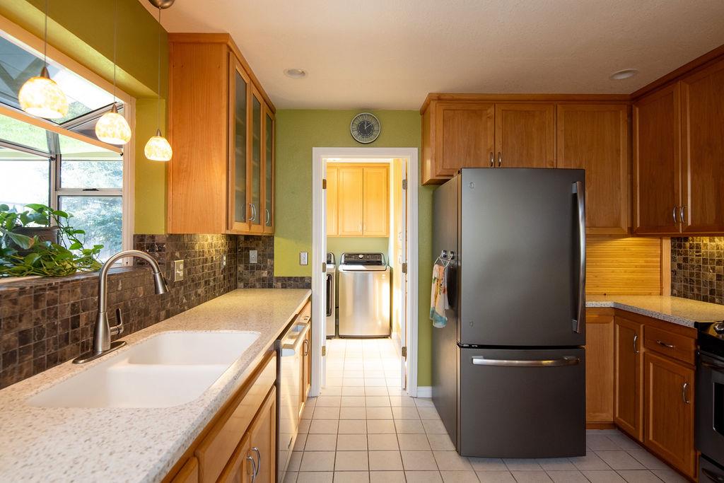 6613 Cypress Wood Cir, Riverbank, CA 95367