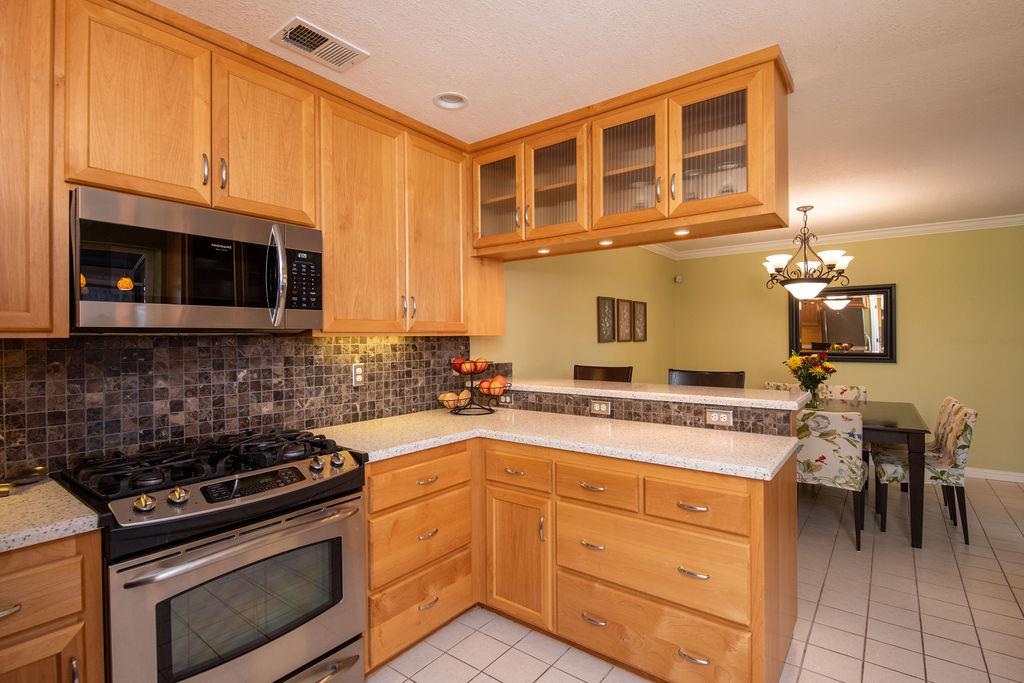 6613 Cypress Wood Cir, Riverbank, CA 95367