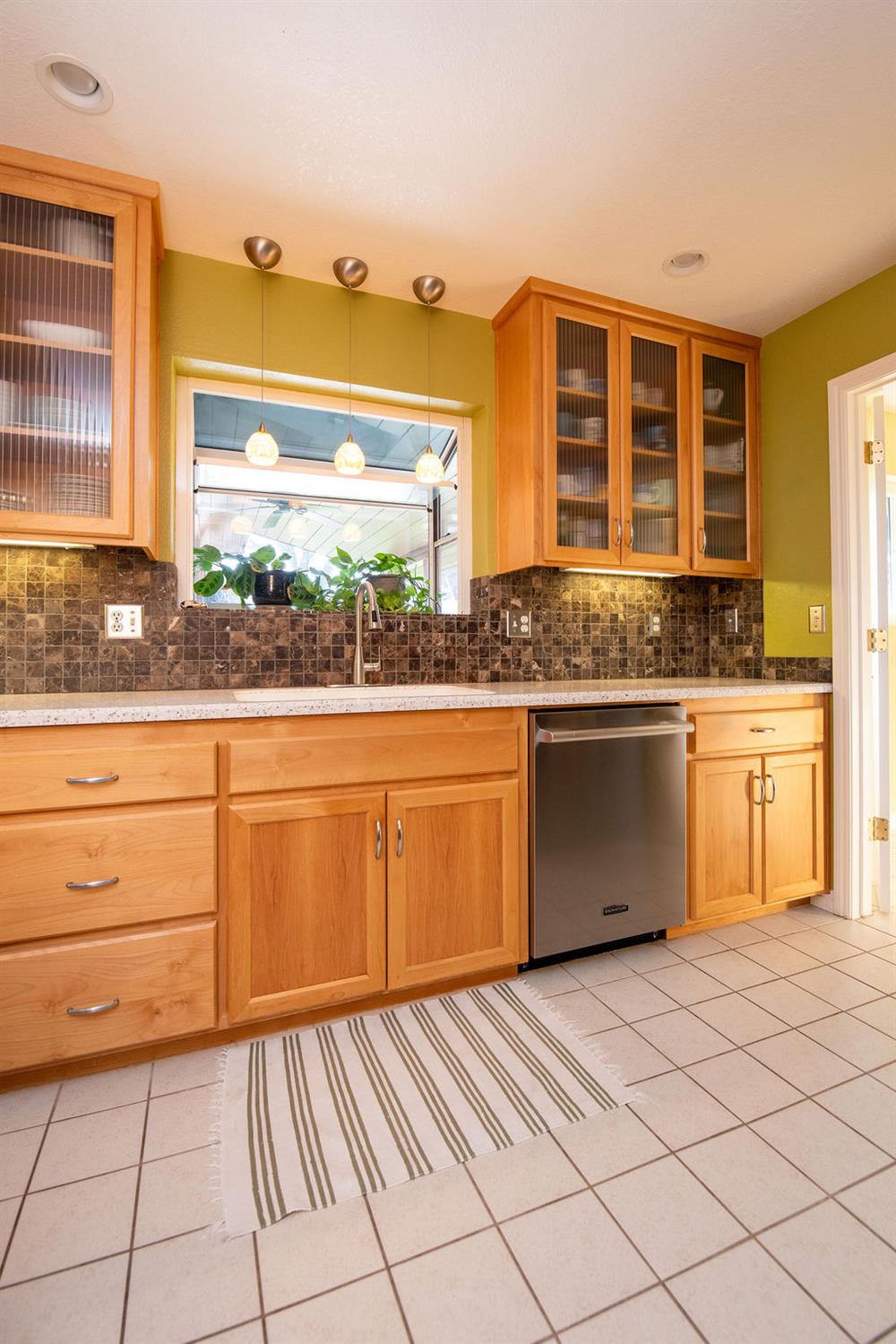 6613 Cypress Wood Cir, Riverbank, CA 95367