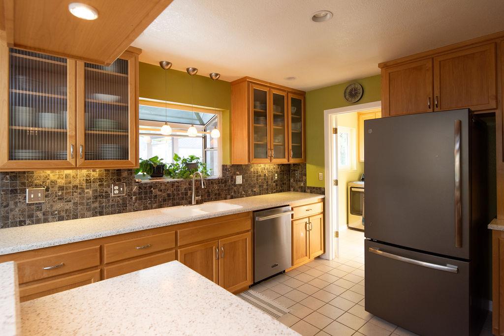 6613 Cypress Wood Cir, Riverbank, CA 95367