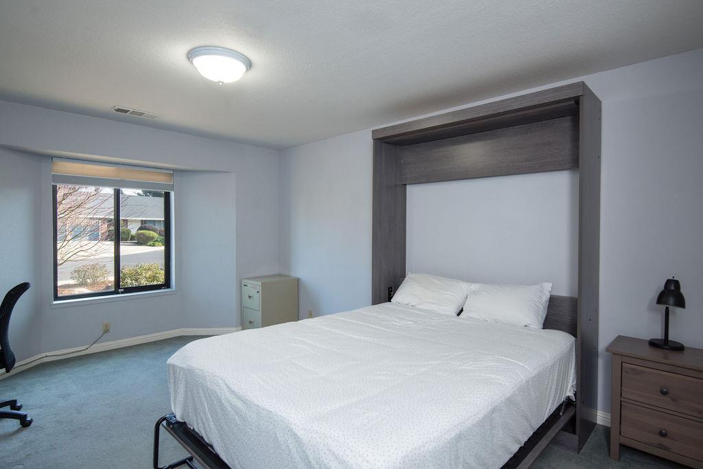 6613 Cypress Wood Cir, Riverbank, CA 95367