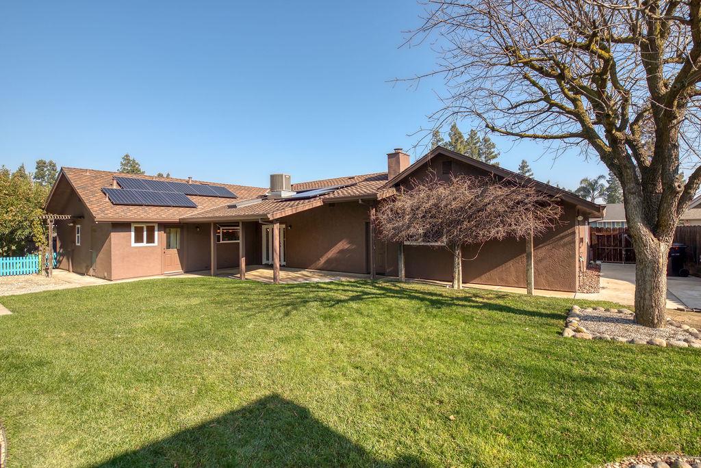 6613 Cypress Wood Cir, Riverbank, CA 95367