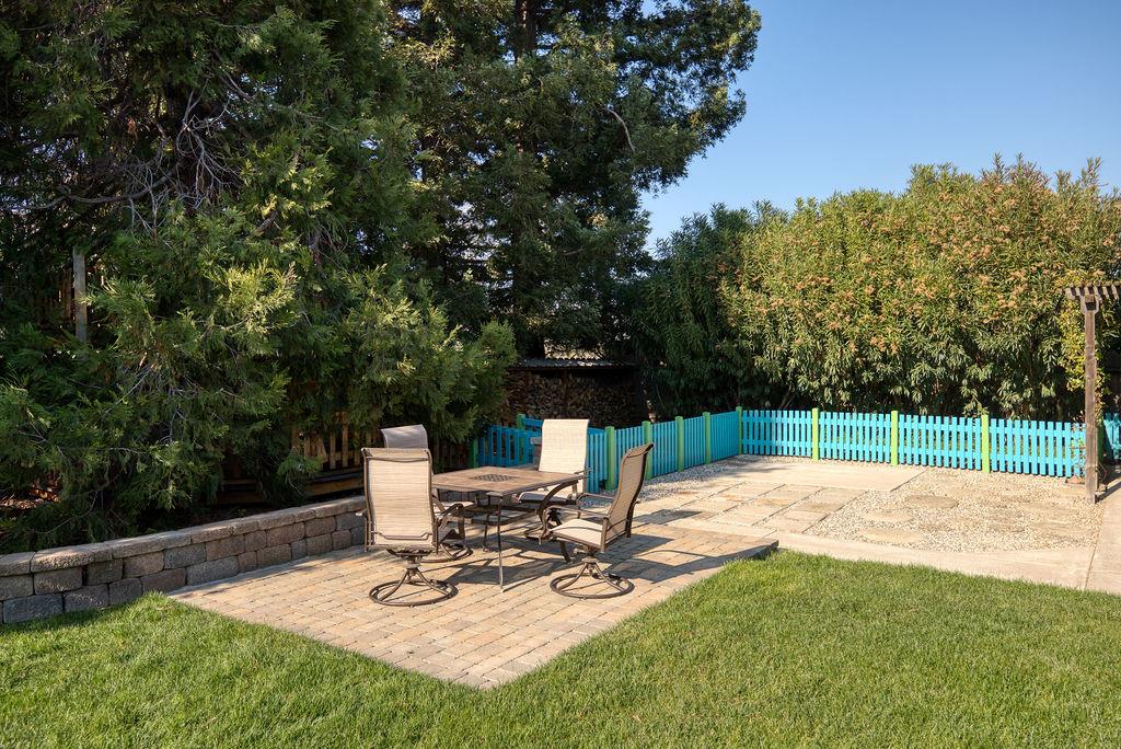 6613 Cypress Wood Cir, Riverbank, CA 95367