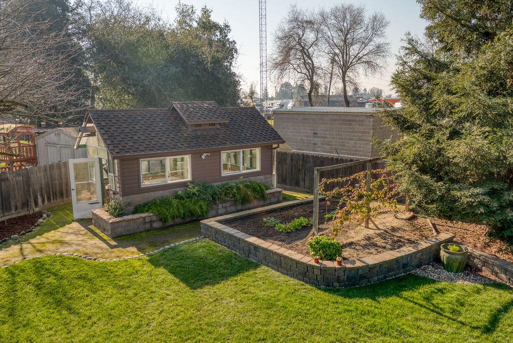 6613 Cypress Wood Cir, Riverbank, CA 95367