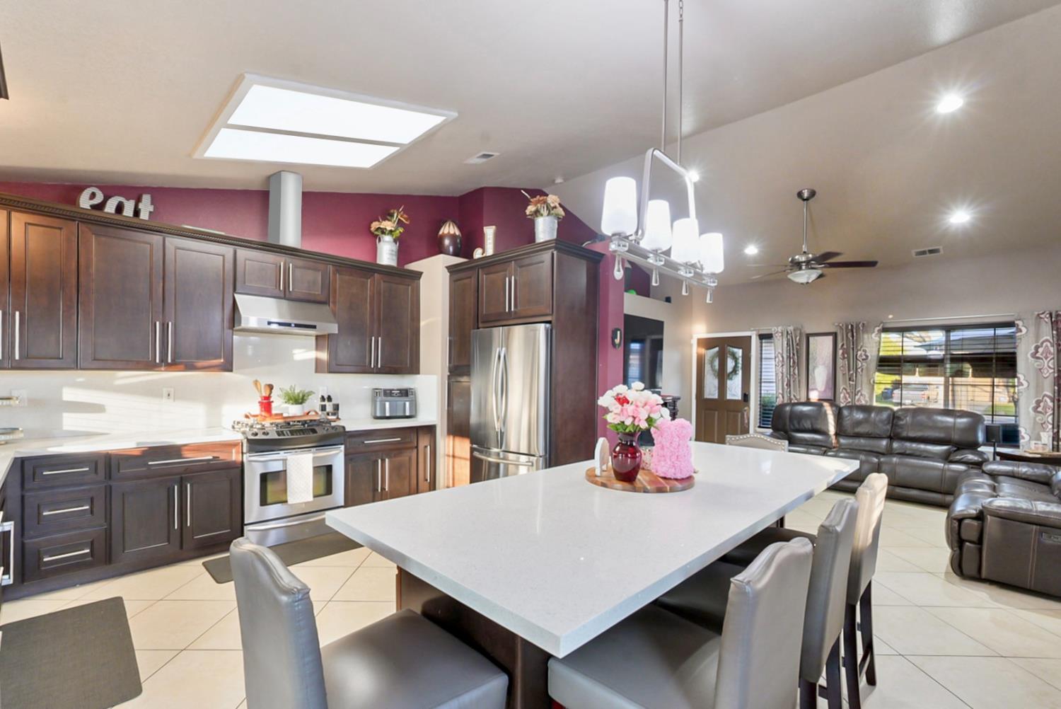 1421 Riverette Dr, Modesto, CA 95351